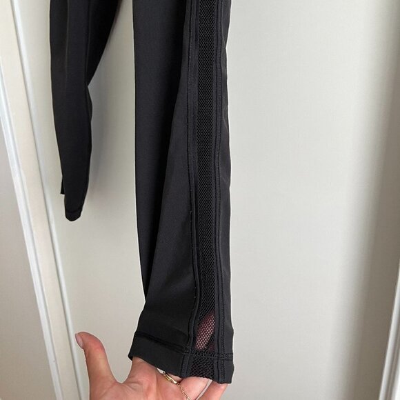Lululemon | Black Mesh Side Stripe Crop Leggings - Picture 4 of 5